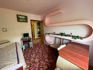 Se caută 1 fată sau 2 fete pentru un apartament cu 4 camere   86 mp - imagine 3
