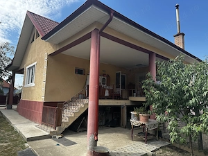 Casa individuala de vanzare, 2000 mp teren, Urisor