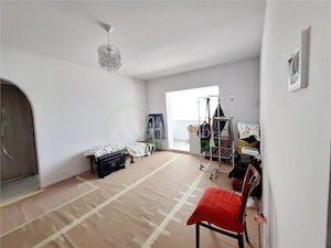 Apartament 2 camere renovat 2025, 47 mp  | Centrala si balcon– Cartierul Mioritei - imagine 2