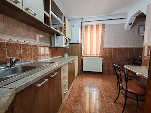 Apartament 2 camere Prundu, etaj 1, centrala proprie, mobilat și utilat, loc de parcare - imagine 3