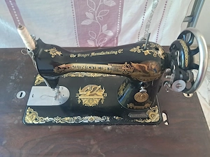 Mașină de cusut vintage SINGER (1924)   Model de colecție Sfinx   Memphis   Stare excelentă