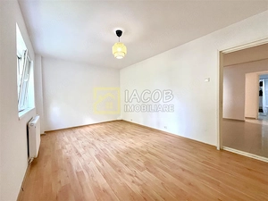 Spatiu birouri, partial mobilat, zona Ana Ipatescu - Bistrita Lac, str. 1 Mai - Bacau - imagine 5