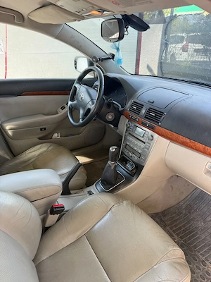 Vand Toyota Avensis  - imagine 5