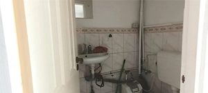 Spatiu comercial  cu vitrina  mare - Dambovita - imagine 2