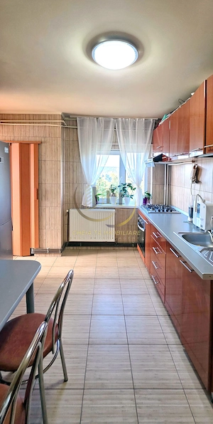 3 camere | 2 băi | 2 balcoane | Parcare | Auchan Bascov - imagine 11