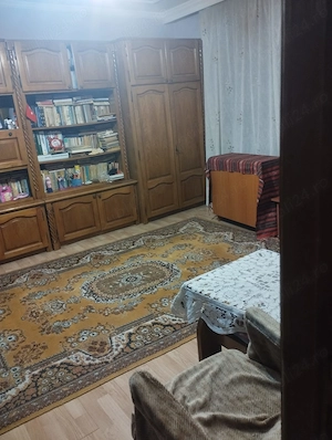 Vand apartament 2 camere decomandat - imagine 3