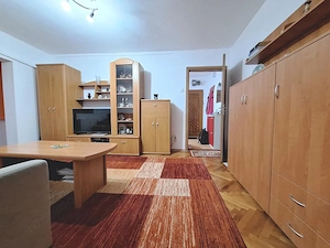  Apartament cu 2 camere-renovat in 2024- centrala proprie-etaj 1-zona Girocului - imagine 3