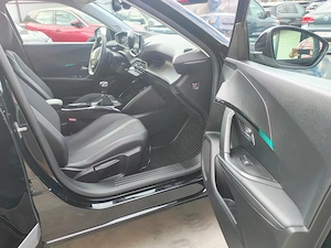 Peugeot 2008 PureTech 130 GPF Stop&Start Allure, 2022, SUV, Benzina - imagine 12