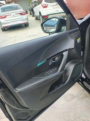 Peugeot 2008 PureTech 130 GPF Stop&Start Allure, 2022, SUV, Benzina - imagine 15