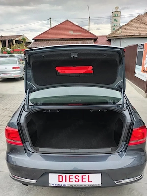 Volkswagen Passat 1.6 TDI DPF BlueMotion Technology Highline, 2013, Sedan, Diesel - imagine 10
