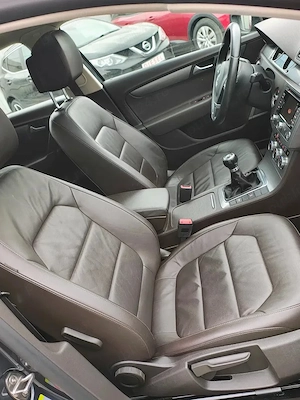 Volkswagen Passat 1.6 TDI DPF BlueMotion Technology Highline, 2013, Sedan, Diesel - imagine 15