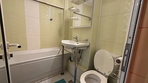 Disponibil imediat. 2 camere modificat - 2 dormitoare. Centrala Proprie. Lift - imagine 9