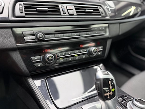 BMW Seria 5 528i xDrive Aut. Modern Line   webasto   distronic plus   lane asist  - imagine 7