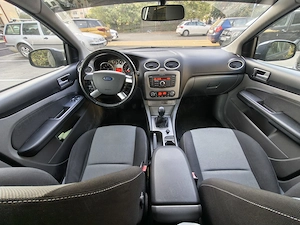 Ford Focus 1.6 Benzina Manuala 2011  - imagine 2