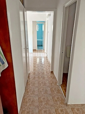 Zona Calea Aradului - De închiriat apartament cu trei camere semimobilat la doar 300 de euro, etaj 1 - imagine 10