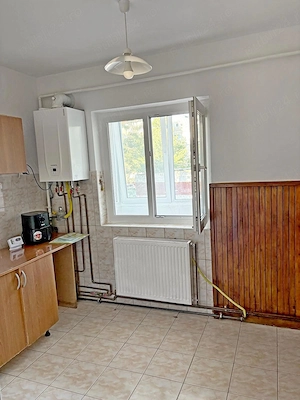 Zona Calea Aradului - De închiriat apartament cu trei camere semimobilat la doar 300 de euro, etaj 1 - imagine 7