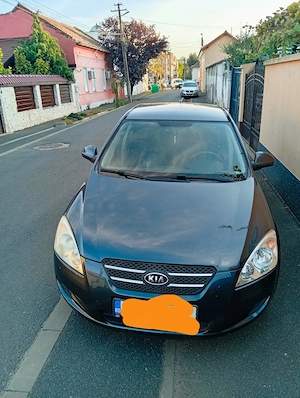  Vând KIA Ceed 1.4 Benzină (109 CP) | Doar 105.984 km Reali | Stare Excelentă - imagine 2