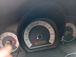  Vând KIA Ceed 1.4 Benzină (109 CP) | Doar 105.984 km Reali | Stare Excelentă - imagine 5
