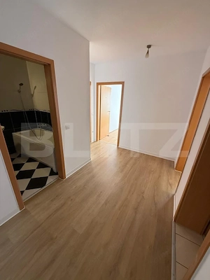 Apartament 3 camere, 2 bai, etaj intermediar, parcare, boxa, zona Avantgarden - imagine 4