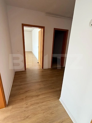 Apartament 3 camere, 2 bai, etaj intermediar, parcare, boxa, zona Avantgarden - imagine 3