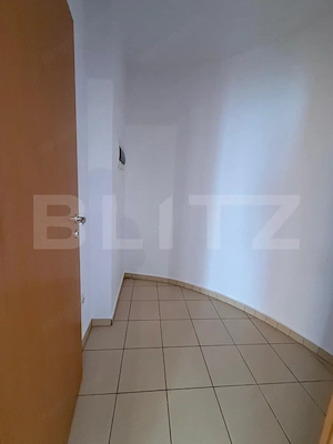 Apartament 3 camere, 2 bai, etaj intermediar, parcare, boxa, zona Avantgarden - imagine 9