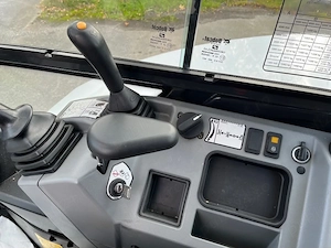Mini excavator Bobcat E50z - imagine 2