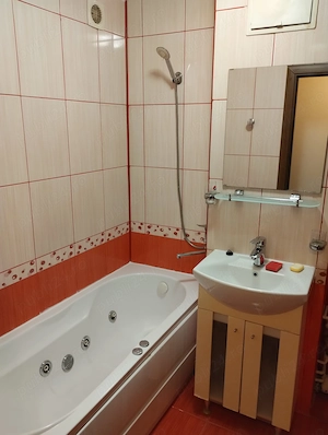 Ap. 3 camere ultracentral Vis a vis de Hotel Ramada Plaza - imagine 7