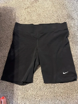 Șorturi Nike pentru femei