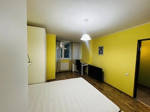 Apartament primitor cu 3 camere | Drumul Taberei / Liceul Elena Cuza | Etaj 2/4 - imagine 4