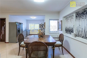 Apartament 4 camere, Rezidential Cupidon Bacau - imagine 2