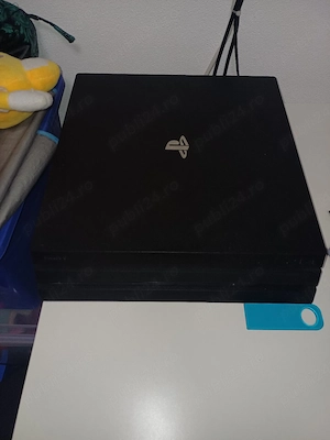 vând ps 4 