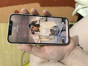 Vând iPhone 12 Alb