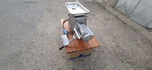 vând mașina de tocat carne profesionala Angelo po 