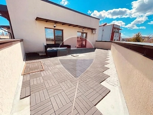 Apartament cu 3 camere de vânzare