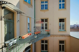 Palatul Vulturul Negru - apartament 3 camere, regim hotelier autorizat - imagine 17