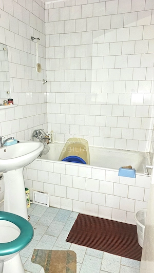 Apartament 3 camere decomandat de vânzare - zona Centrală   strada General Cristian Tell - imagine 8