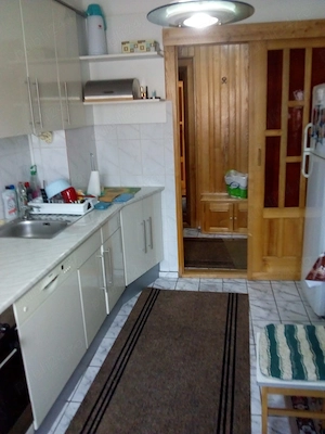 Un apartament făcut pentru familie. 4 camere, central, decomanda, etaj 2 - imagine 11
