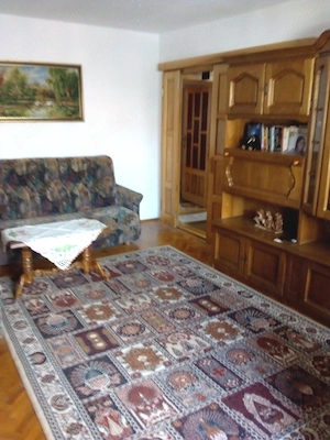 Un apartament făcut pentru familie. 4 camere, central, decomanda, etaj 2 - imagine 10