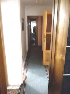 Un apartament făcut pentru familie. 4 camere, central, decomanda, etaj 2 - imagine 3