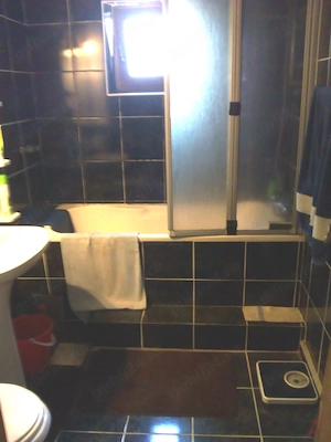 Un apartament făcut pentru familie. 4 camere, central, decomanda, etaj 2