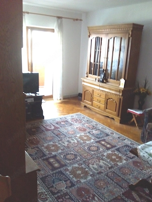 Un apartament făcut pentru familie. 4 camere, central, decomanda, etaj 2