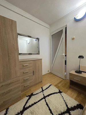 Apartament format din 3 camere, cu centrala proprie - imagine 8