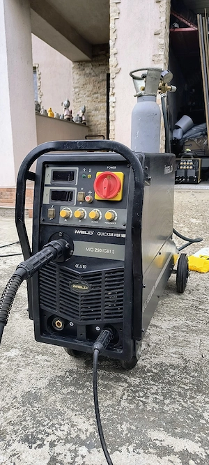 Aparat de sudura MIG MAG profesional IWELD Quicksilver 