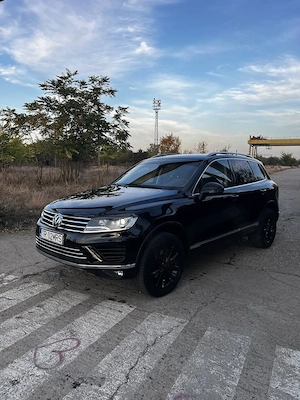 Vand Volskwagen Touareg 7P an 2018 suspensie pneumatică  - imagine 3