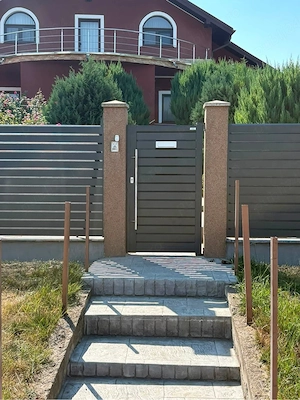 Montaj usi garaj 