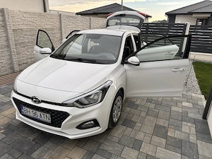 Hyundai i20  benzina 84 Cp, Stare foarte buna - imagine 5