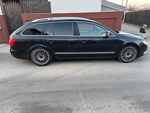Vând Skoda Superb II Combi, an fabricație 2013, motor 2.0 TDI Diesel   140 CP, cutie manuală, 217.00