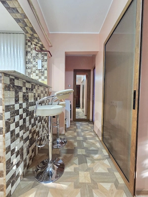 Apartament 2 camere decomandate   Micro 13 | Etaj 2 | Renovat | Mobilat modern | Centrală proprie - imagine 9