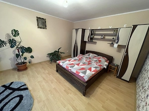 Casa cu doua apartamente si curte zona Turnisor - imagine 3