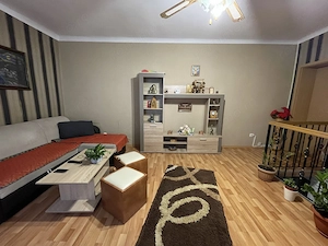 Casa cu doua apartamente si curte zona Turnisor - imagine 7